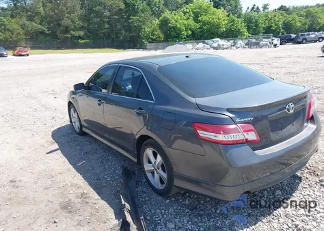 2011 Toyota Camry Se z USA, uszkodzony, nr VIN 4T1BF3EK0BU662087